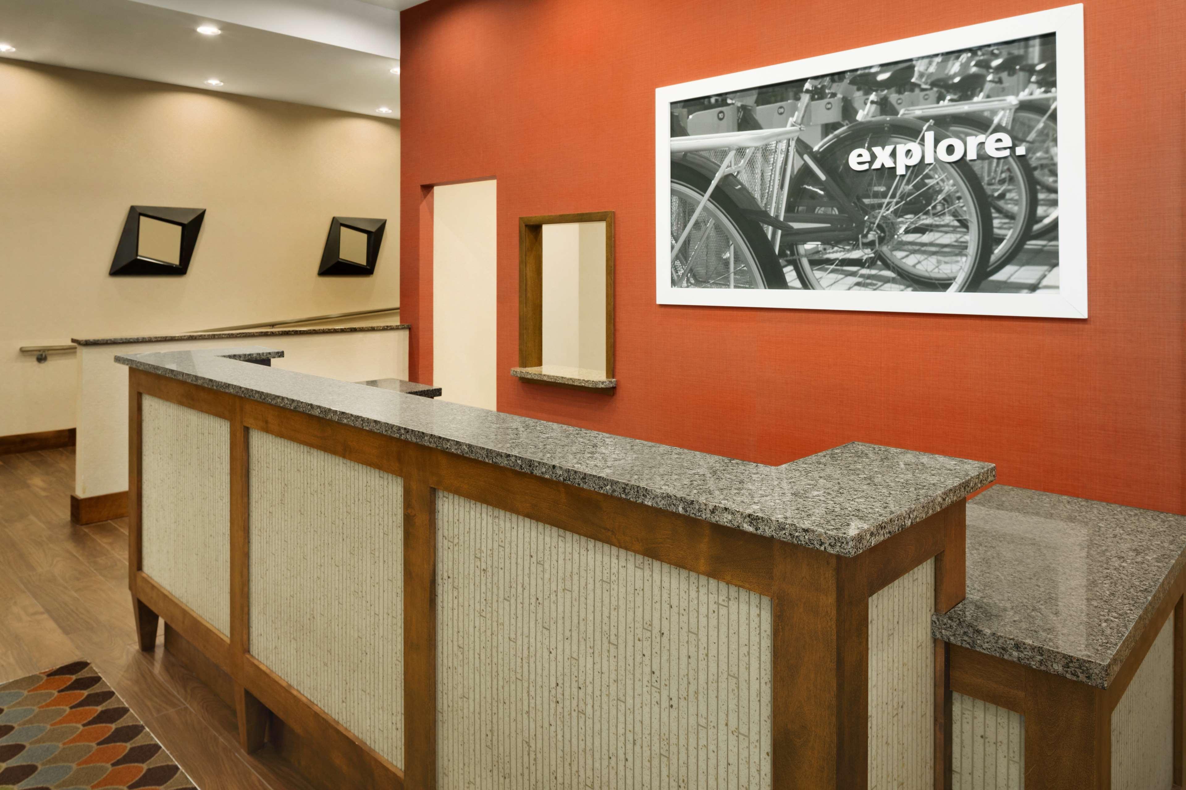 Hampton Inn And Suites Clayton/St. Louis-Galleria Area Exteriör bild