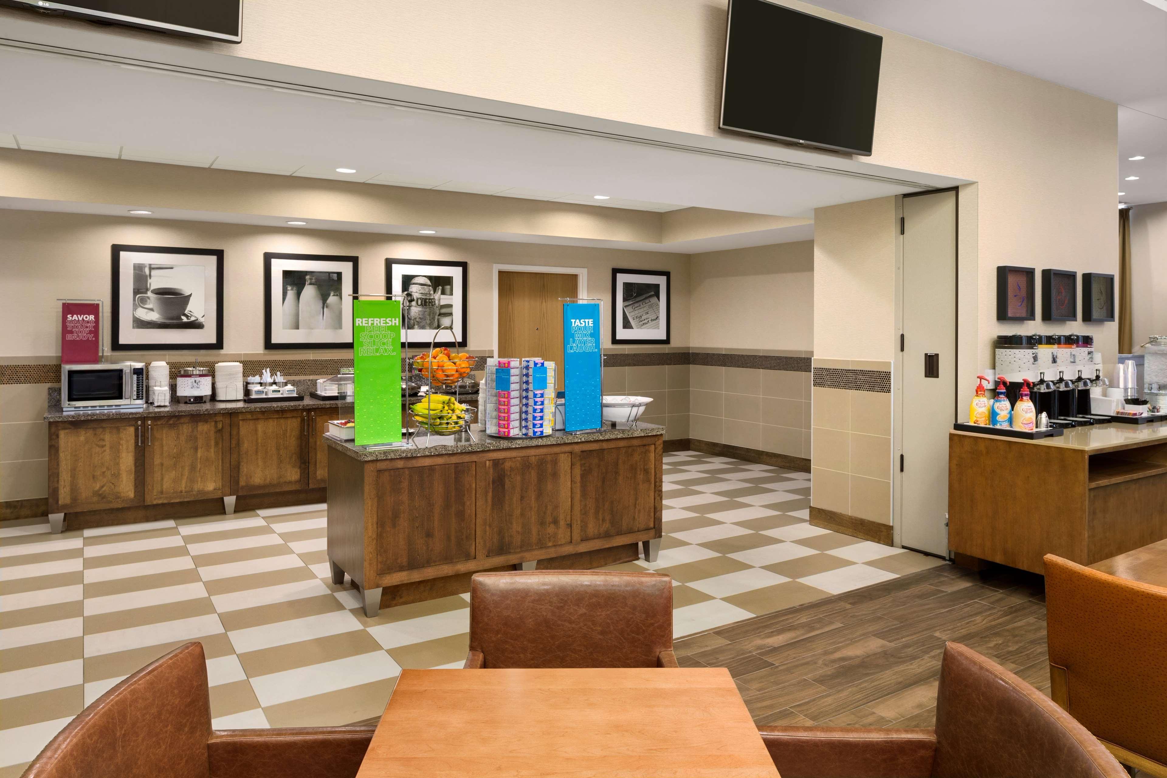 Hampton Inn And Suites Clayton/St. Louis-Galleria Area Exteriör bild