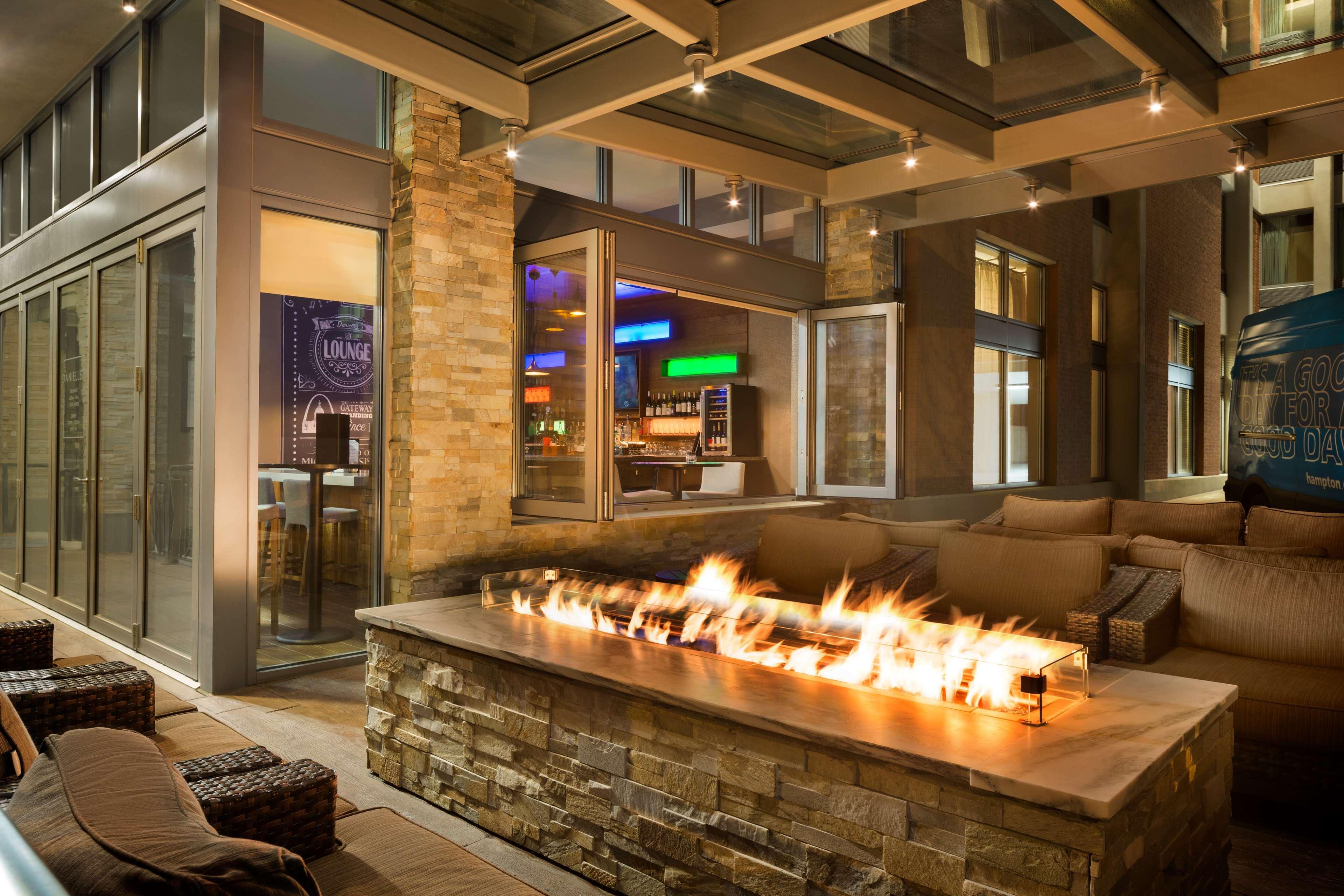Hampton Inn And Suites Clayton/St. Louis-Galleria Area Exteriör bild
