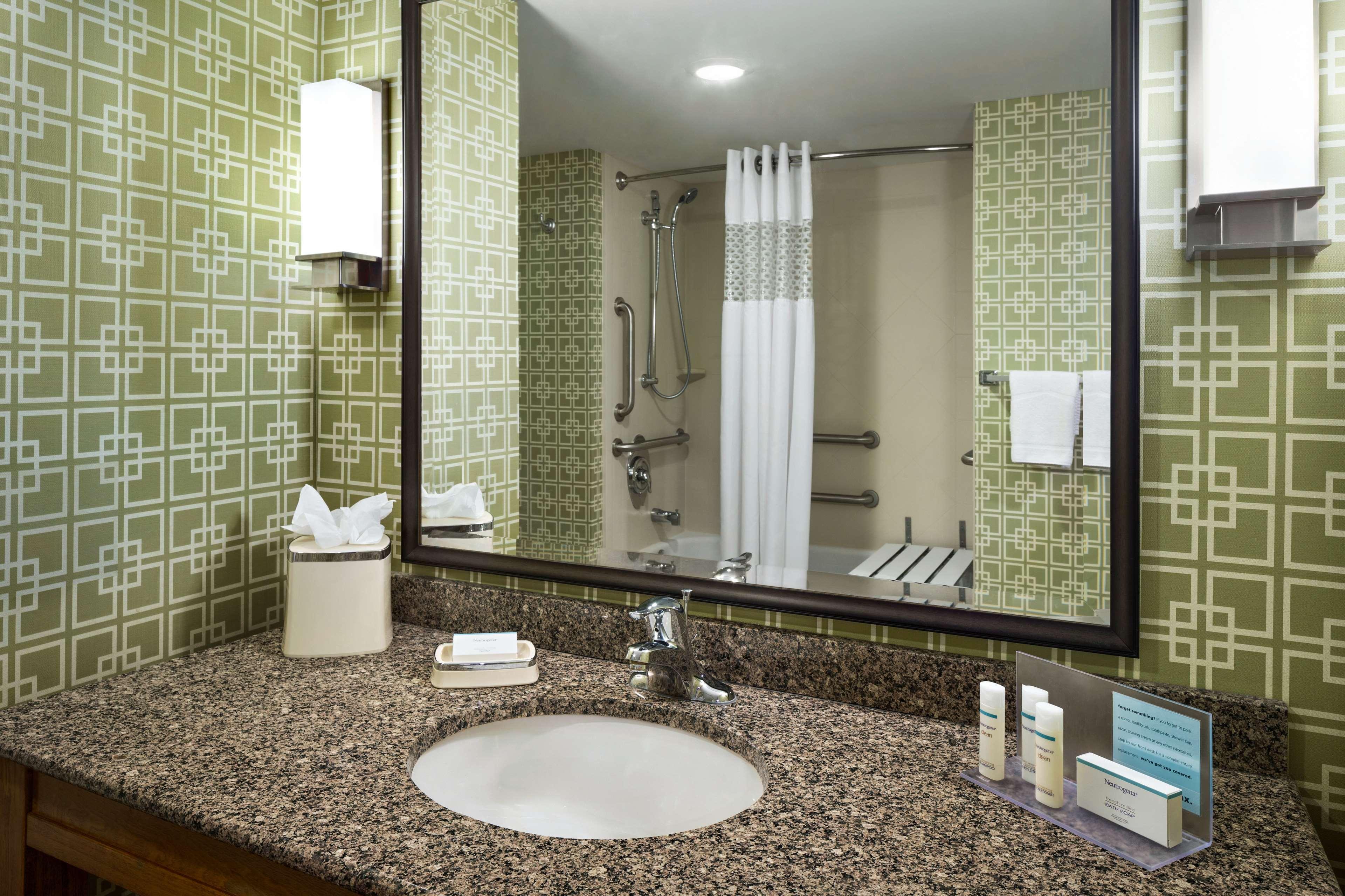 Hampton Inn And Suites Clayton/St. Louis-Galleria Area Exteriör bild