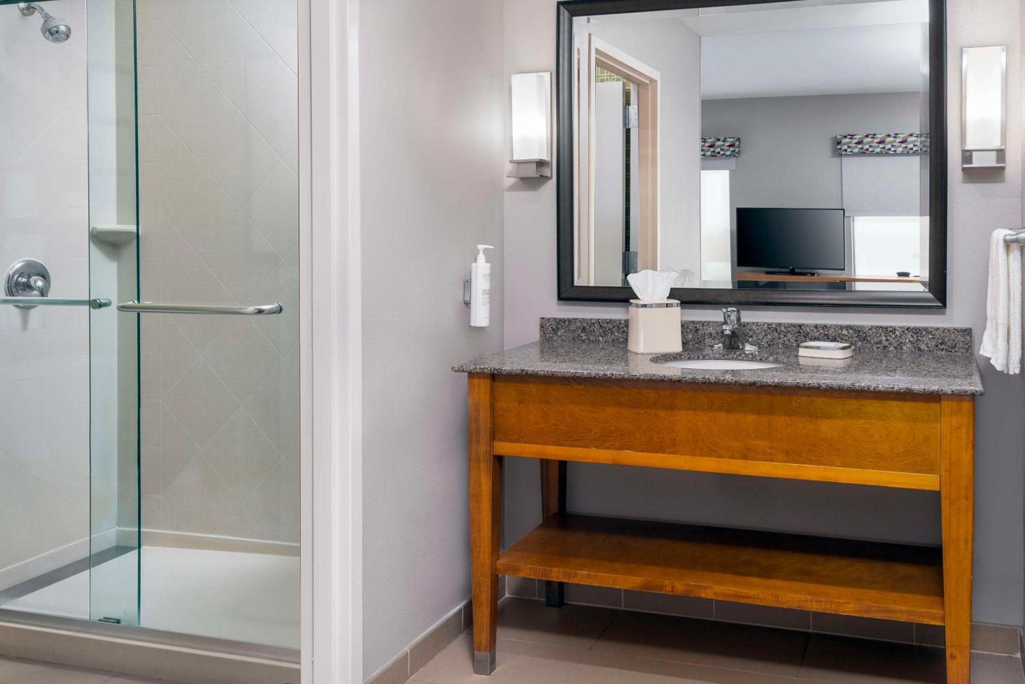 Hampton Inn And Suites Clayton/St. Louis-Galleria Area Exteriör bild